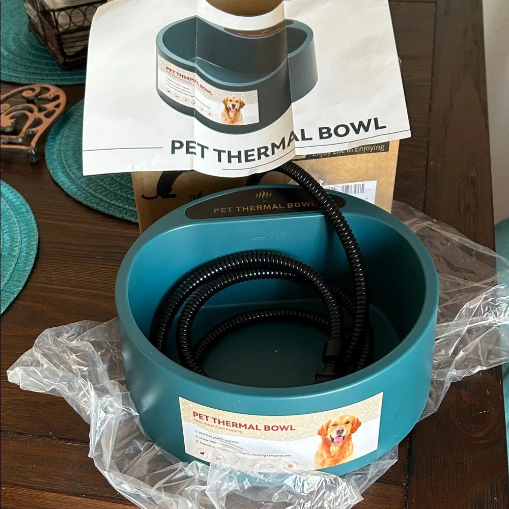 Pet Thermal Bowl for Dogs, chickens birds wildlife